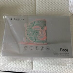 NEW IN BOX Omnilux Contour Face Red Light Mask